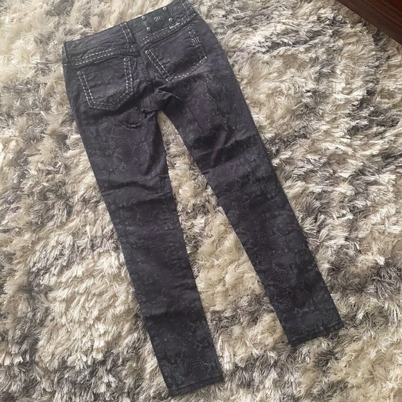 ~Gorgeous Miss Me Jeans! Like New! Size 26!~ - Picture 5 of 10